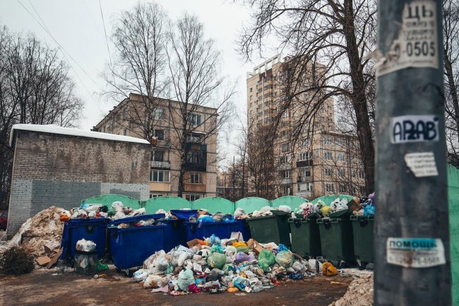 Варламов чуть не поскользнулся на оставленном Смольным г*вне санкт-петербург, зима, мусор, варламов