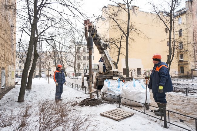 Смольный не знает, куда девать деньги в кризис смольный, беглов, ленсвет, петербург