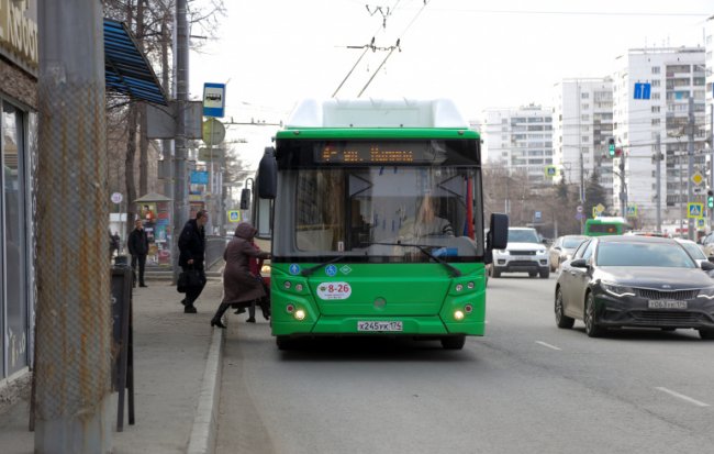 Бегловские игрища с автобусами не воодушевили петербуржцев беглов, транспорт, смольный