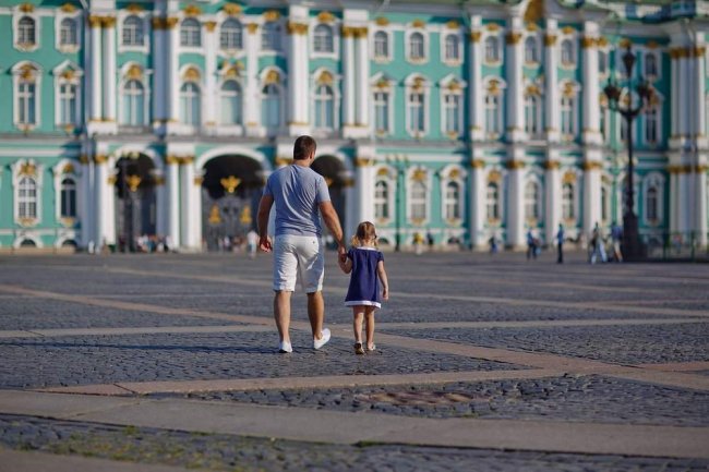 В Петербурге вводятся социальные выплаты для малоимущих семей с детьми от 8 до 17 лет закс, спб, соцвыплаты