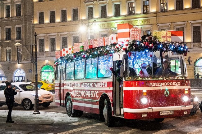 «ДедМоробус» на Неве: где и когда можно найти новогодних волшебников петербург, новый год, дед мороз