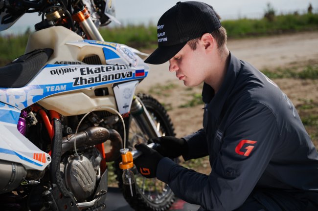 На международном ралли «Шелковый путь – 2025» представили новое моторное масло для мотоциклистов