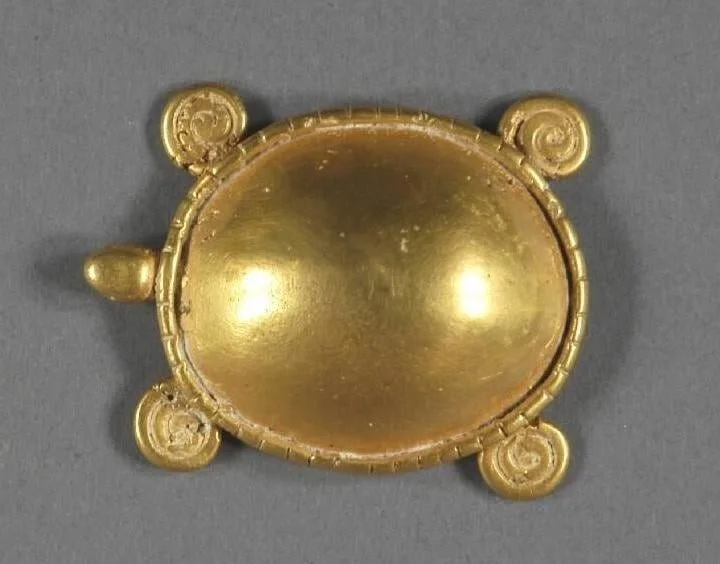 Застывшее время: 20 удивительных артефактов, в которых живут истории древних мастеров