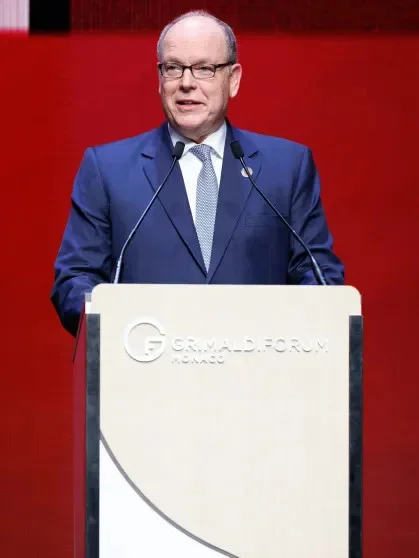 Золотой выход: княгиня Шарлен и князь Альбер II на вручении звёзд Michelin