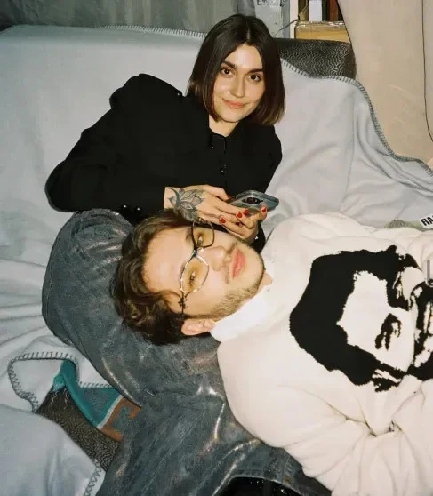 Мона уходит из соцсетей: певица не выдержала давления после расставания с Джараховым