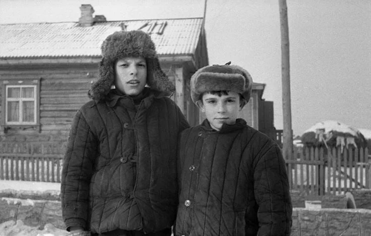 Настоящие парни 90-х: архивные фото одноклассников без пирсинга и понтов
