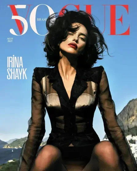 Ирина Шейк вышла на прогулку с дочерью Леей в Нью-Йорке