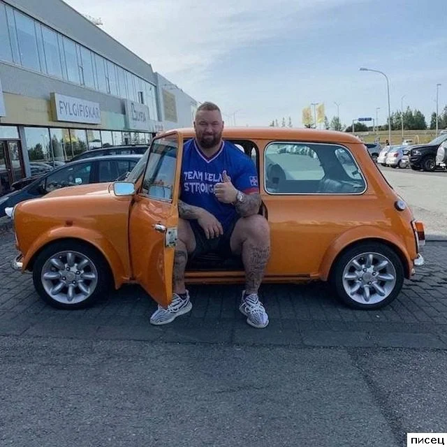 Неудобства великана: смешные промахи в жизни высоких людей