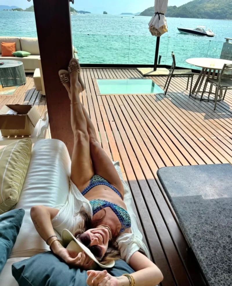 Джованна Антонелли в 50 лет: звезда «Клона» задула свечи на пляже