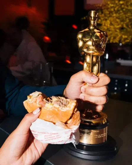 Голливудский бомонд оторвался на вечеринке после "Оскара": эксклюзивные кадры