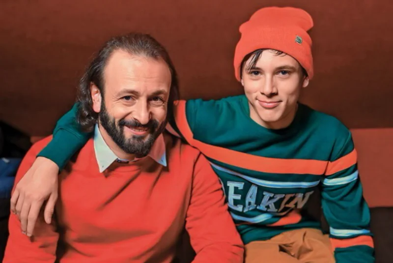 Семейный праздник: Лиза Арзамасова отметила день рождения с пасынком Мартином