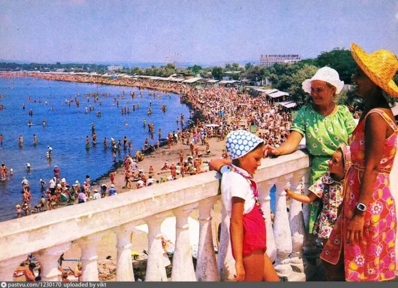 Снимки, которые помнят: душевная подборка фотографий и артефактов советской эпохи