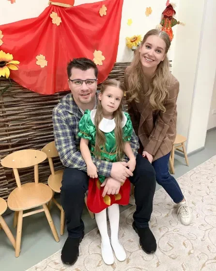 Асмус в фате: новая шутка актрисы в адрес бывшего мужа Харламова