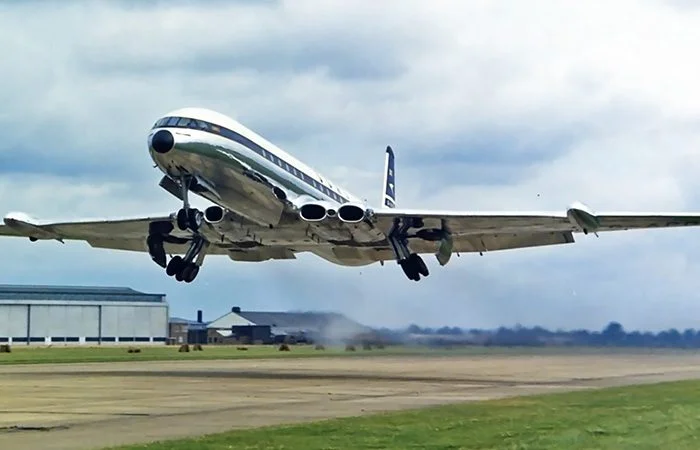 Закат эпохи: почему двигатели перестали прятать в крылья самолётов