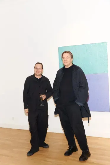 Светская тусовка на открытии выставки Тима Парщикова Color Matrix