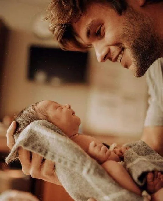 «Она пыталась кормить моего сына грудью»: шокирующая история молодой матери о свекрови