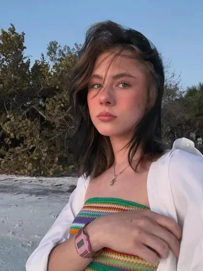 Надежда Ефремова загорает на пляжах Флориды