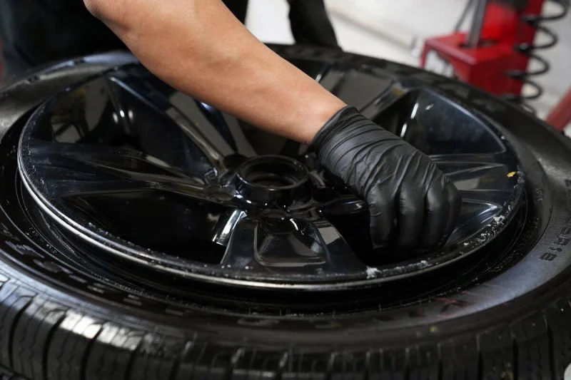 Почему в современных автомобилях всё реже встречается полноценное запасное колесо