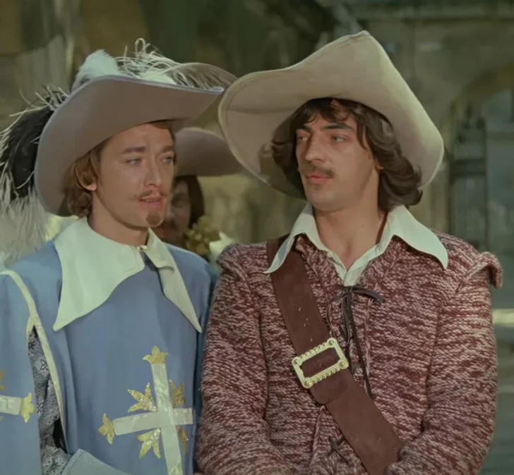 Ностальгия по стилю: 10+ культовых образов из фильмов нашего детства