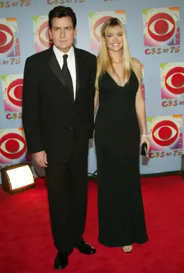 Дениз Ричардс показала лицо после пластики: «Вернула себе лицо из 90-х»