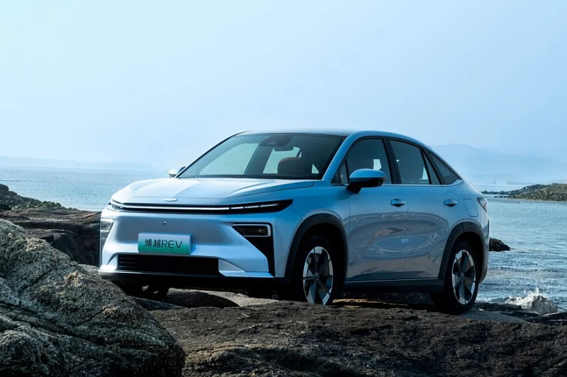 Geely Boyue REV: стартовали продажи нового гибридного кросс-купе