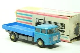 Сокровища из детства: моя коллекция игрушечного транспорта