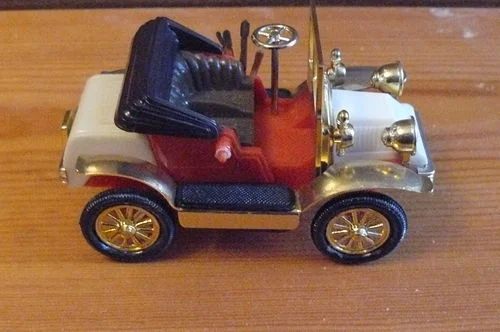 Сокровища из детства: моя коллекция игрушечного транспорта