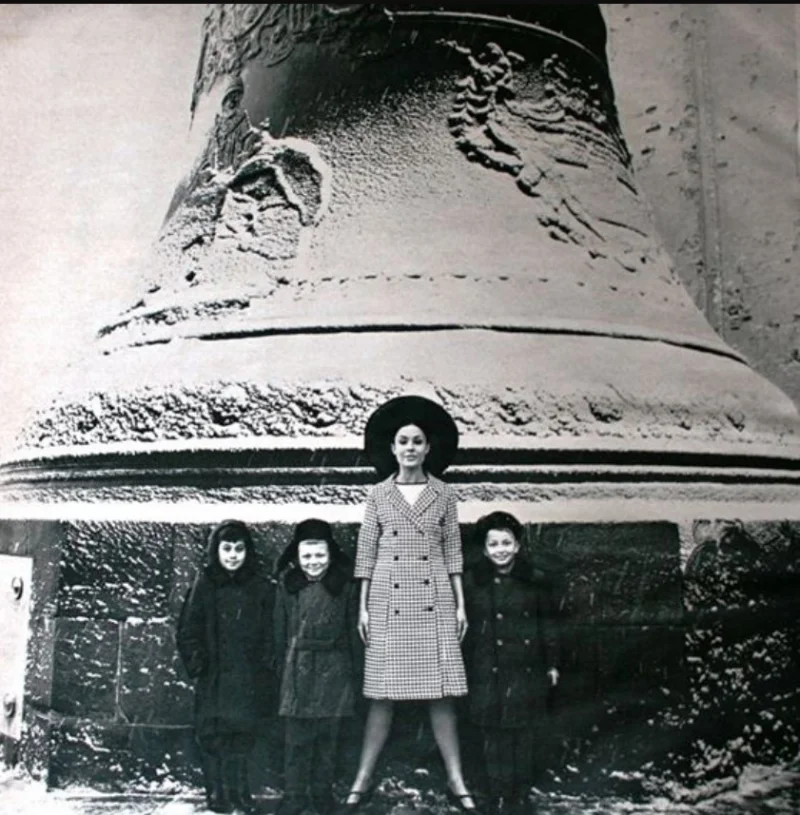 «Откуда такие девушки?»: как голландский фотограф устроил модную провокацию в самом сердце СССР