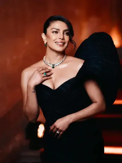 Звёздный блеск: Энн Хэтэуэй, Дуа Липа и другие на показе Bvlgari