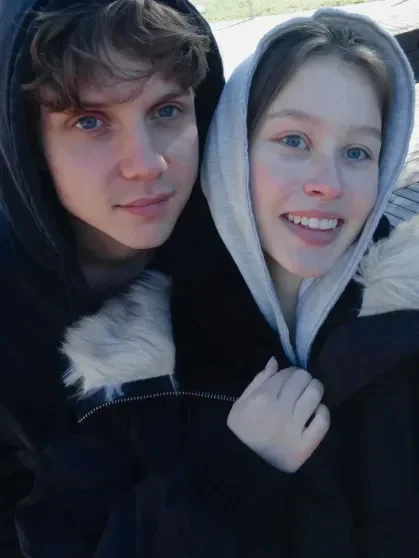 Юлия Пересильд одобряет роман дочери и шутит, что уже стала тёщей