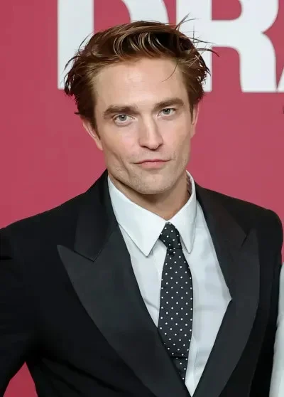 Зендая в белоснежном платье и Паттинсон в горошек: как прошла парижская премьера «Вот это драма!»