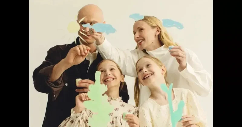 Семейный портрет: Юра Борисов с женой и детьми на обложке модного журнала