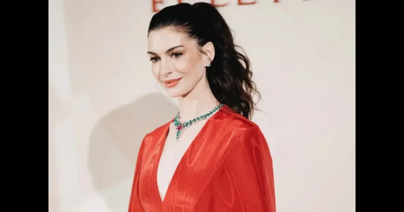 Звёздный блеск: Энн Хэтэуэй, Дуа Липа и другие на показе Bvlgari