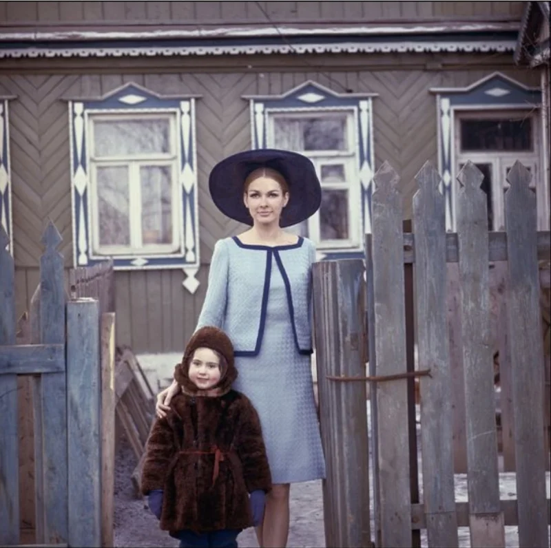 «Откуда такие девушки?»: как голландский фотограф устроил модную провокацию в самом сердце СССР