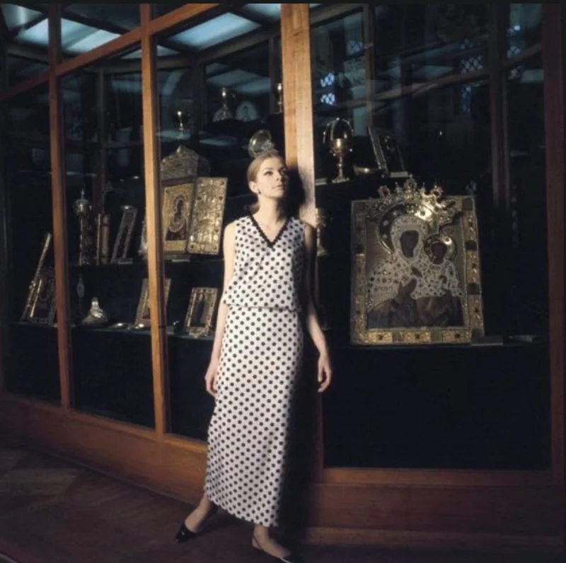 «Откуда такие девушки?»: как голландский фотограф устроил модную провокацию в самом сердце СССР