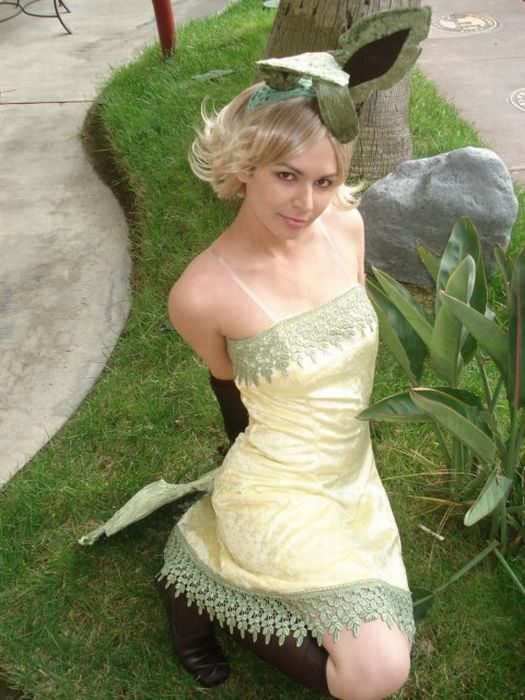 Крайне привлекательные косплейщицы в откровенных костюмах