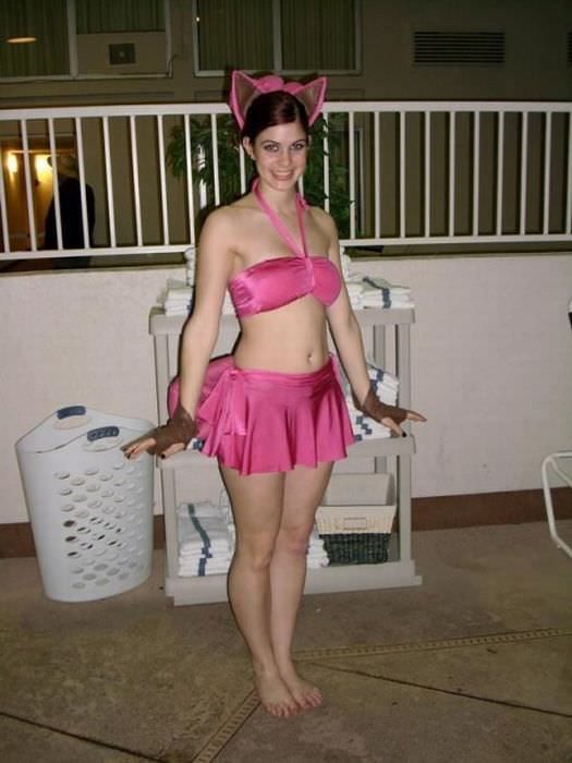 Крайне привлекательные косплейщицы в откровенных костюмах