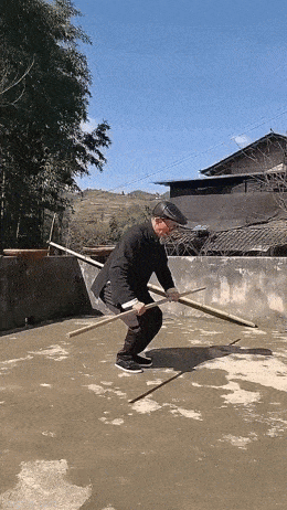 Невероятные способности людей: подборка удивительных GIF-роликов