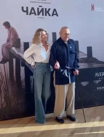 Юлия Высоцкая и Андрей Кончаловский вышли в свет в Москве