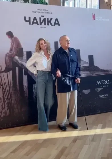 Юлия Высоцкая и Андрей Кончаловский вышли в свет в Москве