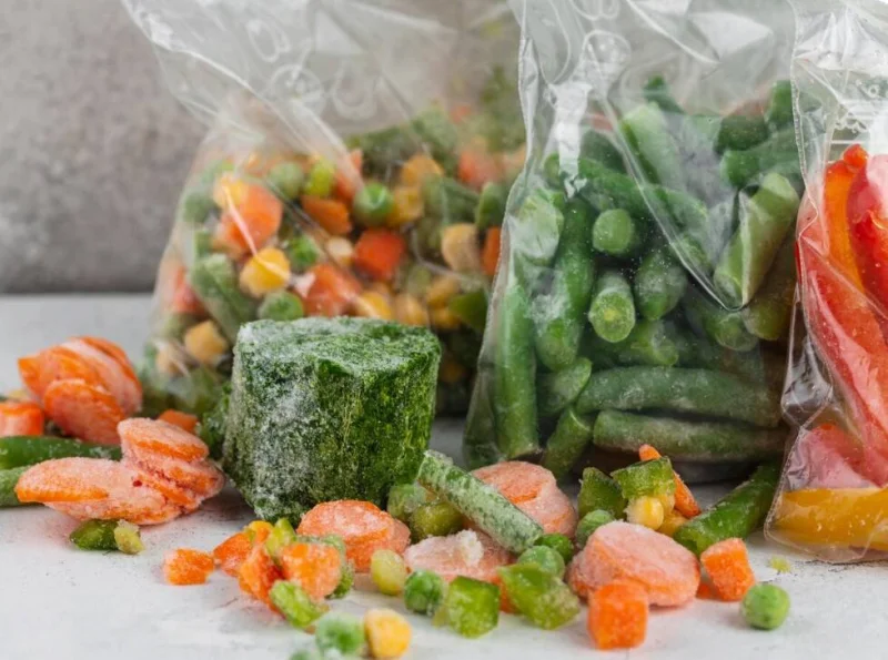 Сколько можно хранить продукты в морозилке: сроки и правила заморозки
