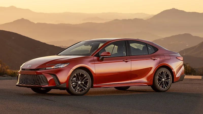 Toyota вкладывает миллиард в американские заводы для Camry и RAV4