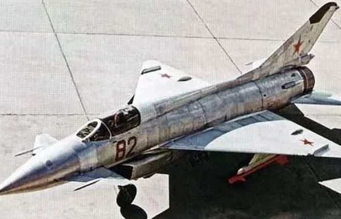 Забытый проект: как авария опытного истребителя Е-8 открыла дорогу МиГ-23