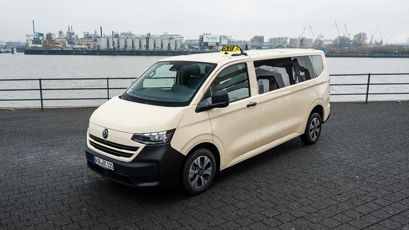 Volkswagen выпустил специальные такси на базе Transporter и Caravelle