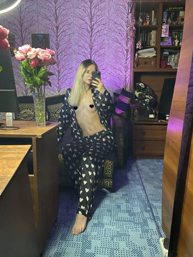 Нюдсочетверг: Свежая порция откровенных фото красоток из Твиттера