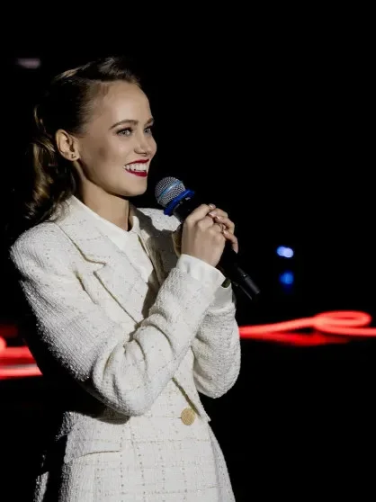 «Ягодка опять»: Как Гарик Харламов отпраздновал 45-летие с женой и звёздами Comedy Club