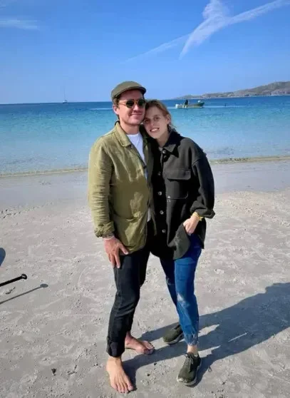 Брак по расчёту? Почему муж принцессы Беатрис отдалился после скандала с её отцом