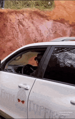 Невероятные способности людей: подборка удивительных GIF-роликов