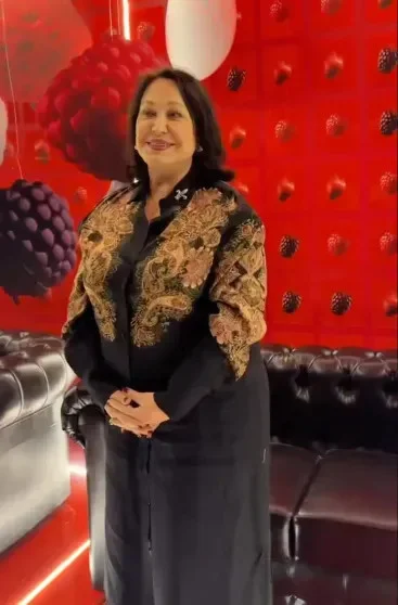 «Ягодка опять»: Как Гарик Харламов отпраздновал 45-летие с женой и звёздами Comedy Club