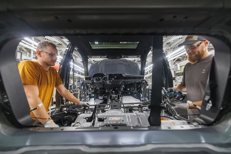 Toyota вкладывает миллиард в американские заводы для Camry и RAV4